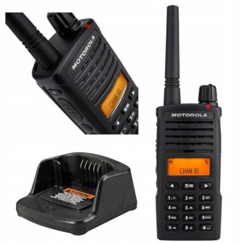 MOTOROLA XT665D - radiotelefon, PMR 446 MHz 16 kanałów, 9km, wyświetlacz LCD, 2100 mAh, lit